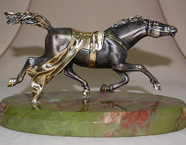 Скульптура Бегущий конь